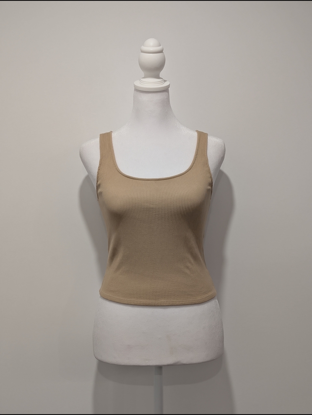 Dynamite Ribbed Scoop Cropped Tank Top - Beige/Tan